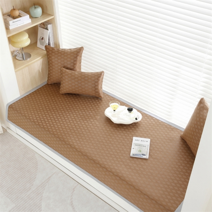 91家纺网 家纺一手货源 找家纺 共鸣 2023新款冰丝冰藤宽包边飘窗垫 冰藤咖