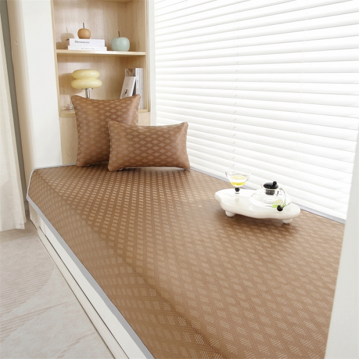 91家纺网 家纺一手货源 找家纺 共鸣 2023新款冰丝冰藤宽包边飘窗垫 冰藤咖