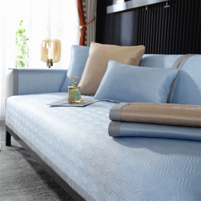 91家纺网 家纺一手货源 找家纺 共鸣 2023新款宽包边冰丝冰藤沙发垫 冰丝蓝