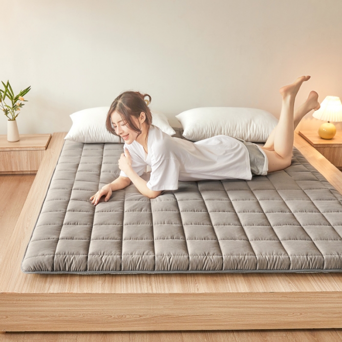 91家纺网 家纺一手货源 找家纺 亿丁点 2023新款磨毛抗压硬质棉绗缝抗压成人床垫 灰色