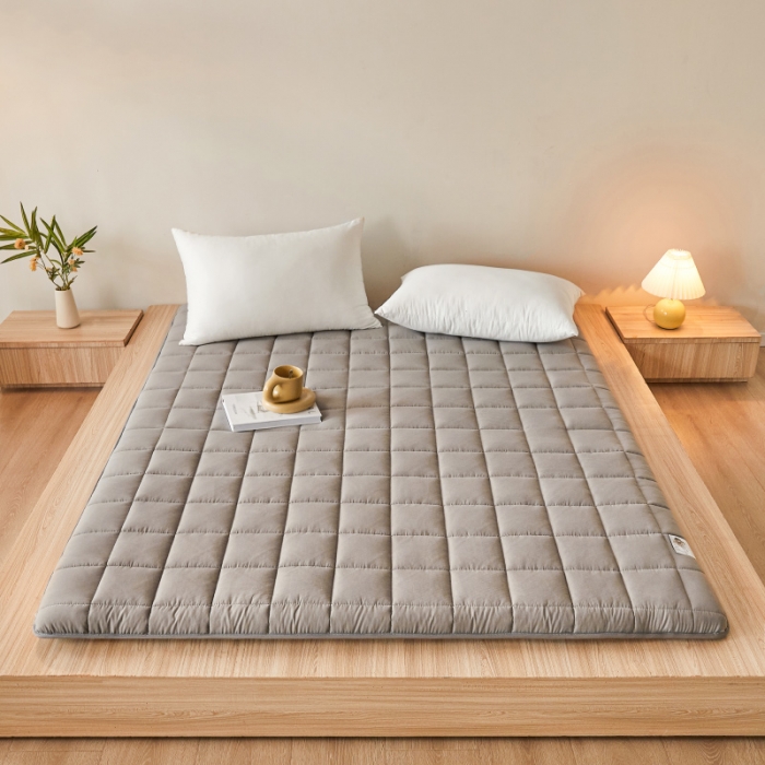 91家纺网 家纺一手货源 找家纺 亿丁点 2023新款磨毛抗压硬质棉绗缝抗压成人床垫 灰色