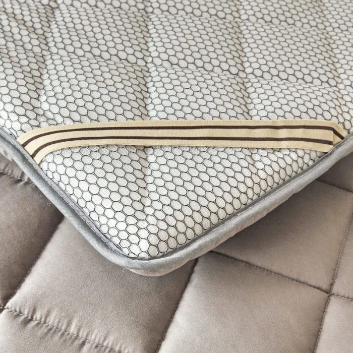 91家纺网 家纺一手货源 找家纺 亿丁点 2023新款磨毛抗压硬质棉绗缝抗压成人床垫 灰色