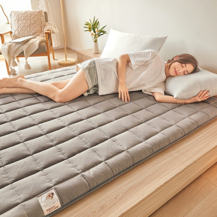 91家纺网 家纺一手货源 找家纺 亿丁点 2023新款磨毛抗压硬质棉绗缝抗压成人床垫 灰色