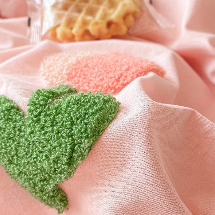 91家纺网 家纺一手货源 找家纺 眠帛 2023新款A类水洗棉小清新毛巾绣四件套 郁金香奶油粉