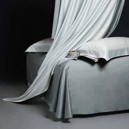 91家纺网 家纺一手货源 找家纺 莱阁亿 2023新款高支高密新疆长绒棉纯色双拼单品床单 新月白&amp;沙滩灰