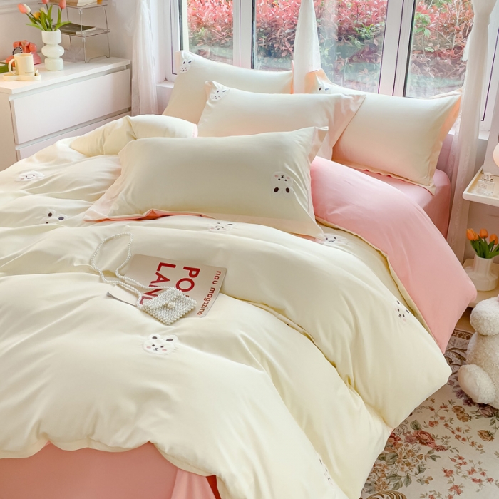 91家纺网 家纺一手货源 找家纺 金丝鸟 2023新款水洗真丝贴布绣花四件套 萌兔-白+粉