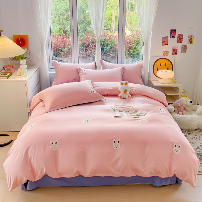 91家纺网 家纺一手货源 找家纺 金丝鸟 2023新款水洗真丝贴布绣花四件套 萌兔-嫩粉