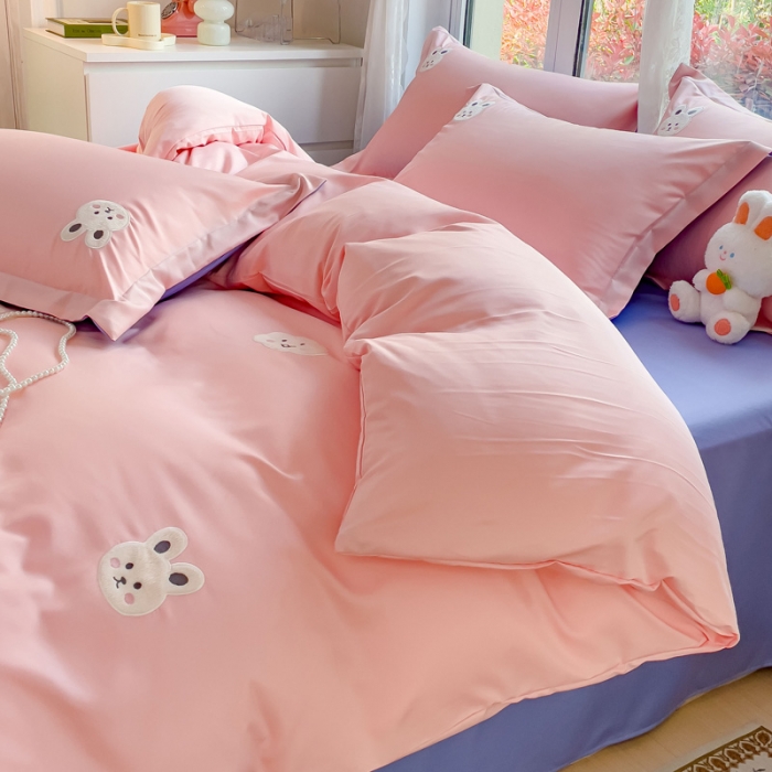 91家纺网 家纺一手货源 找家纺 金丝鸟 2023新款水洗真丝贴布绣花四件套 萌兔-嫩粉