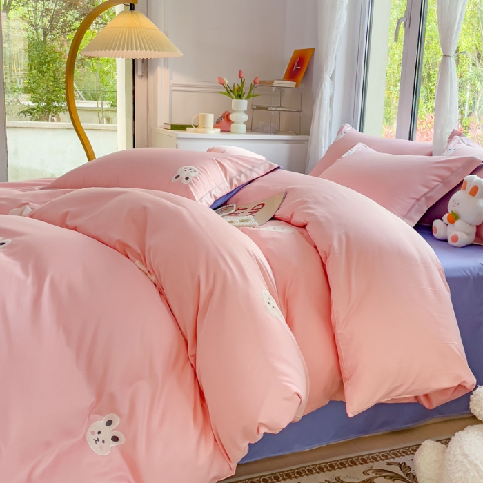 91家纺网 家纺一手货源 找家纺 金丝鸟 2023新款水洗真丝贴布绣花四件套 萌兔-嫩粉