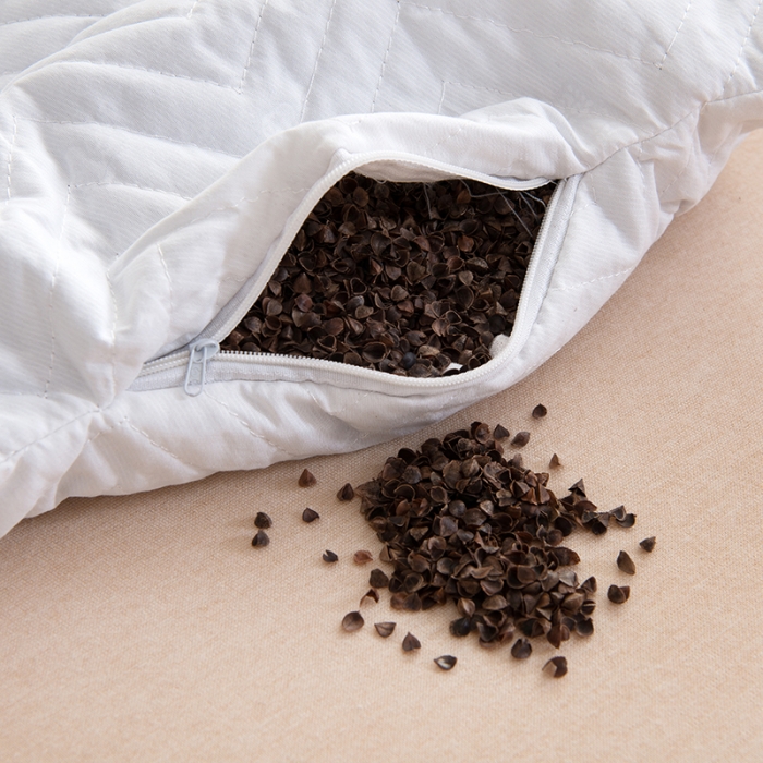 91家纺网 家纺一手货源 找家纺 新款新款梭织儿童枕枕芯 红白条荞麦芯 红白格荞麦芯—40*60cm