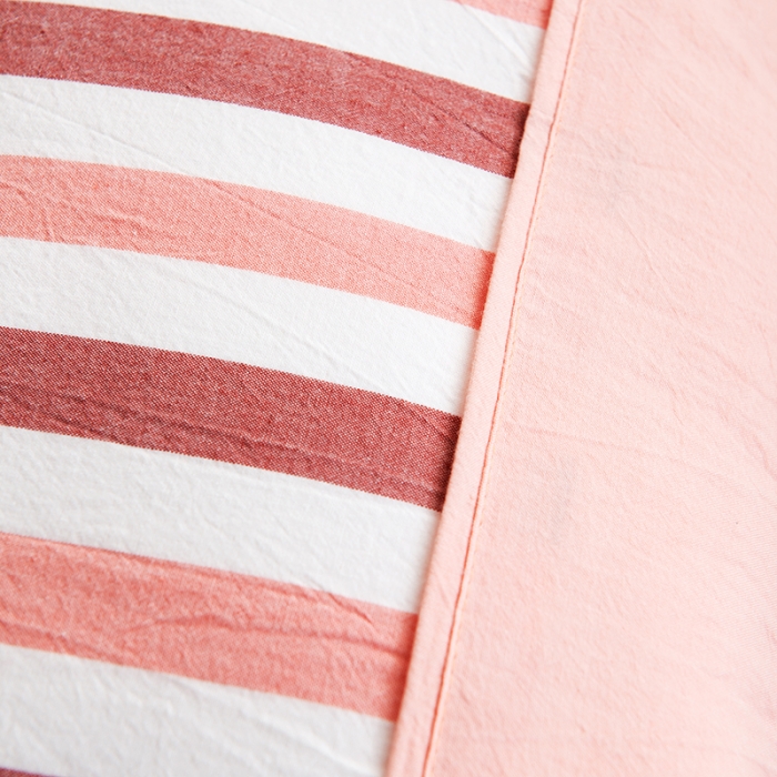 91家纺网 家纺一手货源 找家纺 新款新款梭织儿童枕枕芯 红白条荞麦芯 红白条荞麦芯—32*50cm