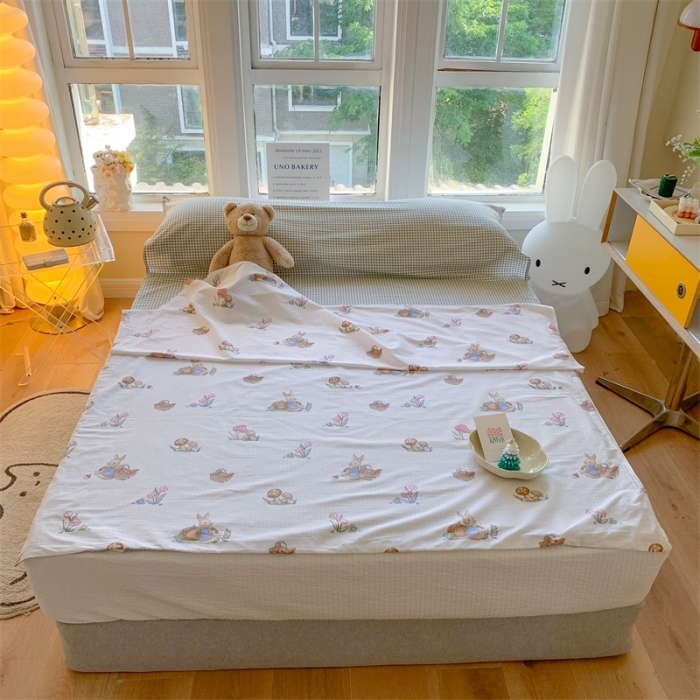 91家纺网 家纺一手货源 找家纺 澳萝拉2023新款全棉印花旅行睡袋 彼得兔