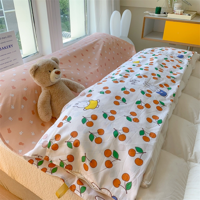 91家纺网 家纺一手货源 找家纺 澳萝拉2023新款全棉印花旅行睡袋 米菲桃气梅梅