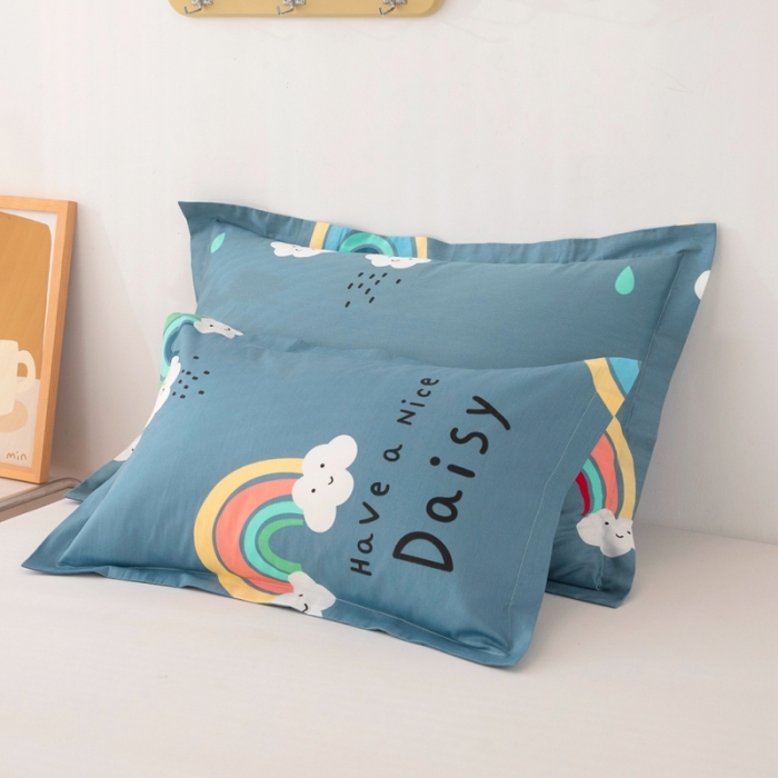 91家纺网 家纺一手货源 找家纺 凌云2025新款13372全棉枕套儿童学生成人枕头套 雨后彩虹蓝