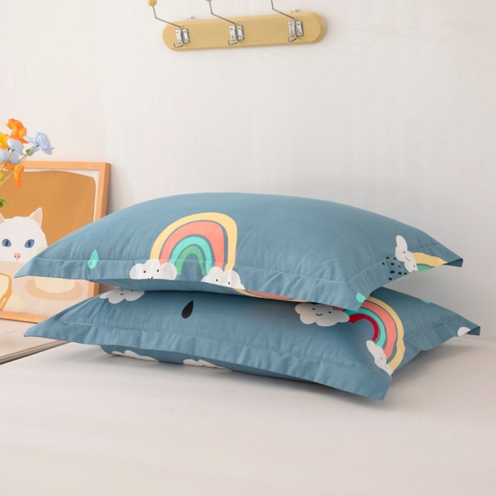 91家纺网 家纺一手货源 找家纺 凌云2025新款13372全棉枕套儿童学生成人枕头套 雨后彩虹蓝