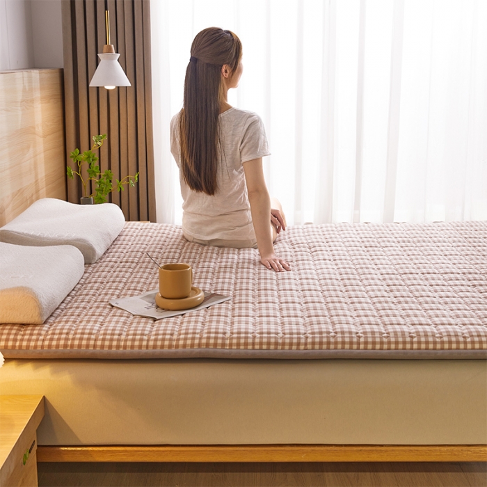 91家纺网 家纺一手货源 找家纺 丽诺床垫 2023新款全棉色织棉花床垫 咖小格