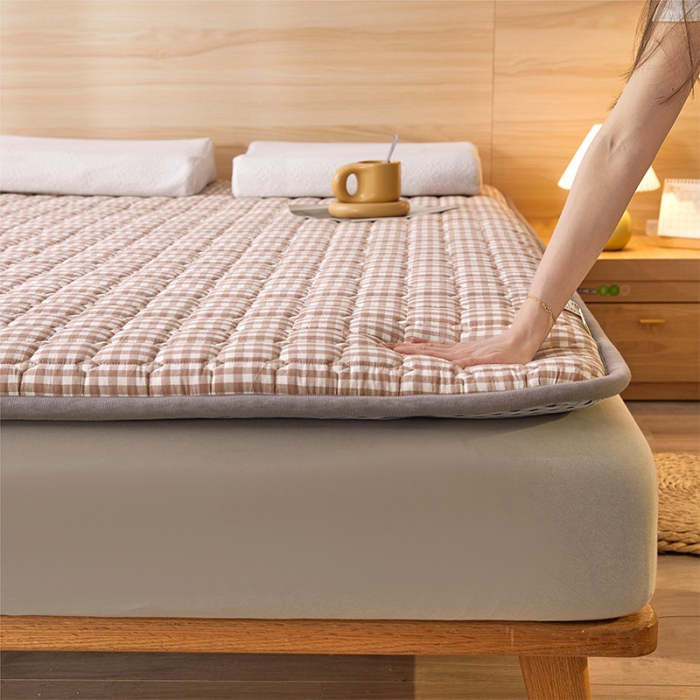 91家纺网 家纺一手货源 找家纺 丽诺床垫 2023新款全棉色织棉花床垫 咖小格