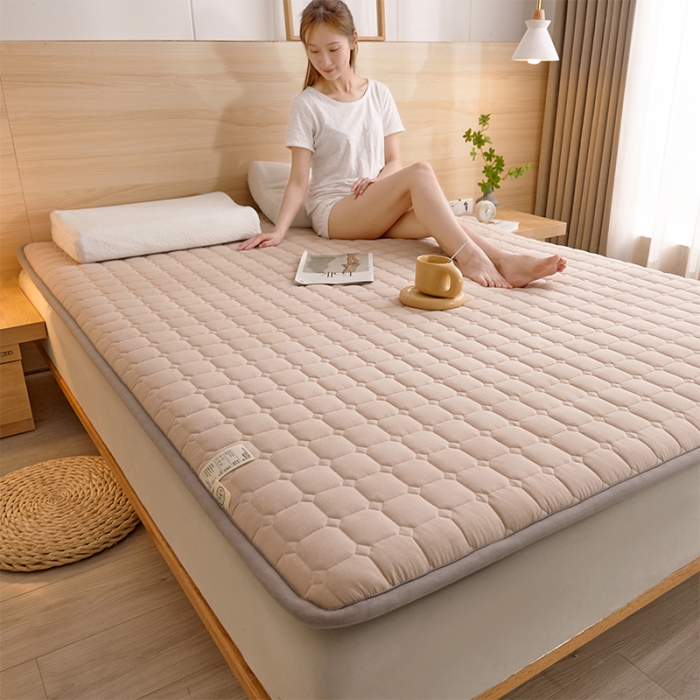 91家纺网 家纺一手货源 找家纺 丽诺床垫 2023新款全棉色织棉花床垫 卡其色