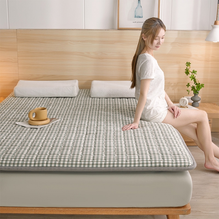 91家纺网 家纺一手货源 找家纺 丽诺床垫 2023新款全棉色织棉花床垫 绿小格