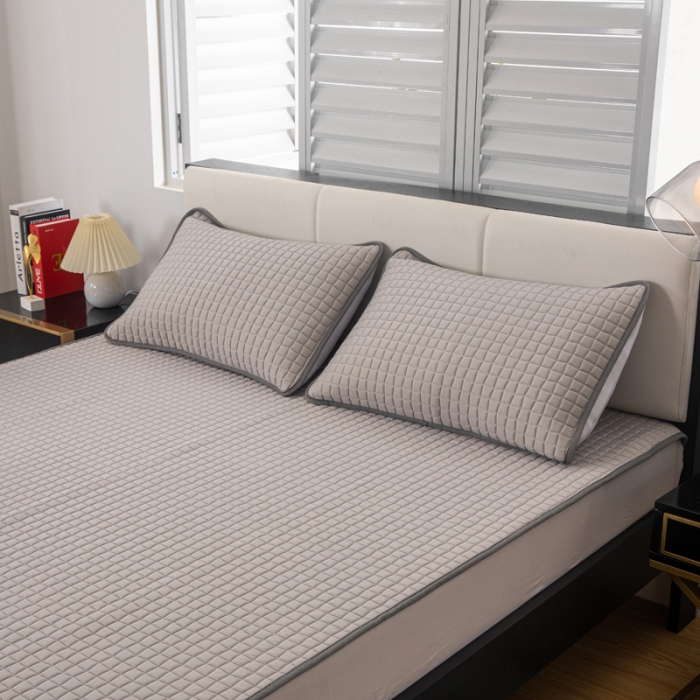 91家纺网 家纺一手货源 找家纺 皇家乳胶体验馆 2023新款凉席三件套