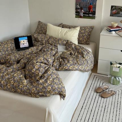 91家纺网 家纺一手货源 找家纺 六巷胡同 2023新款全棉韩国博主风小碎花混搭四件套 布鲁雏菊