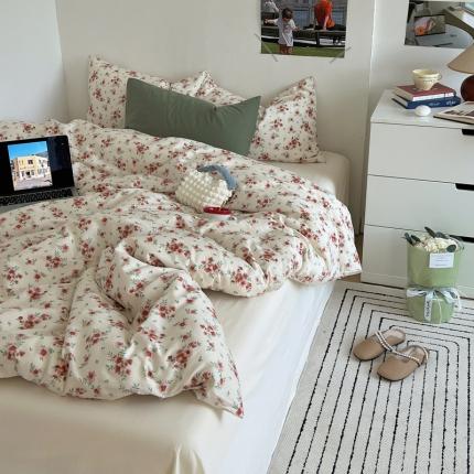 91家纺网 家纺一手货源 找家纺 六巷胡同 2023新款全棉韩国博主风小碎花混搭四件套 苍岭野莉