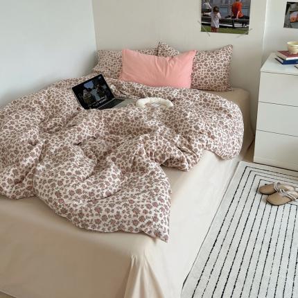 91家纺网 家纺一手货源 找家纺 六巷胡同 2023新款全棉韩国博主风小碎花混搭四件套 东篱桔梗