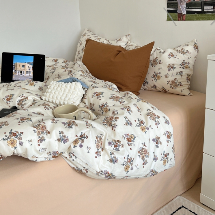 91家纺网 家纺一手货源 找家纺 六巷胡同 2023新款全棉韩国博主风小碎花混搭四件套 西府海棠