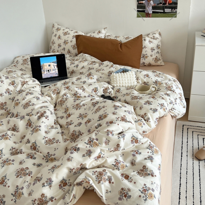 91家纺网 家纺一手货源 找家纺 六巷胡同 2023新款全棉韩国博主风小碎花混搭四件套 西府海棠