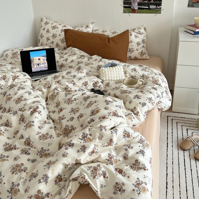 91家纺网 家纺一手货源 找家纺 六巷胡同 2023新款全棉韩国博主风小碎花混搭四件套 西府海棠