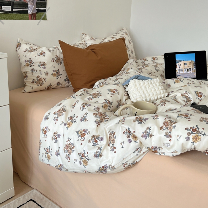 91家纺网 家纺一手货源 找家纺 六巷胡同 2023新款全棉韩国博主风小碎花混搭四件套 西府海棠