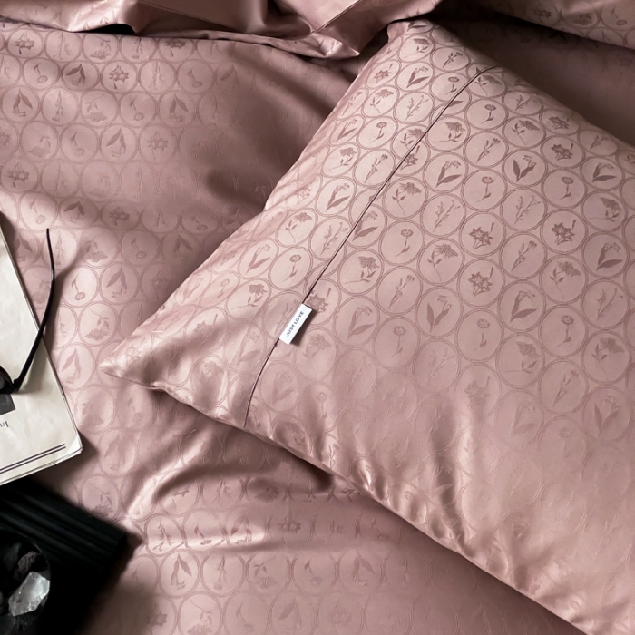 91家纺网 家纺一手货源 找家纺 梦享生活家居 2023新款全棉100支贡缎提花系列四件套 唯美之歌-粉