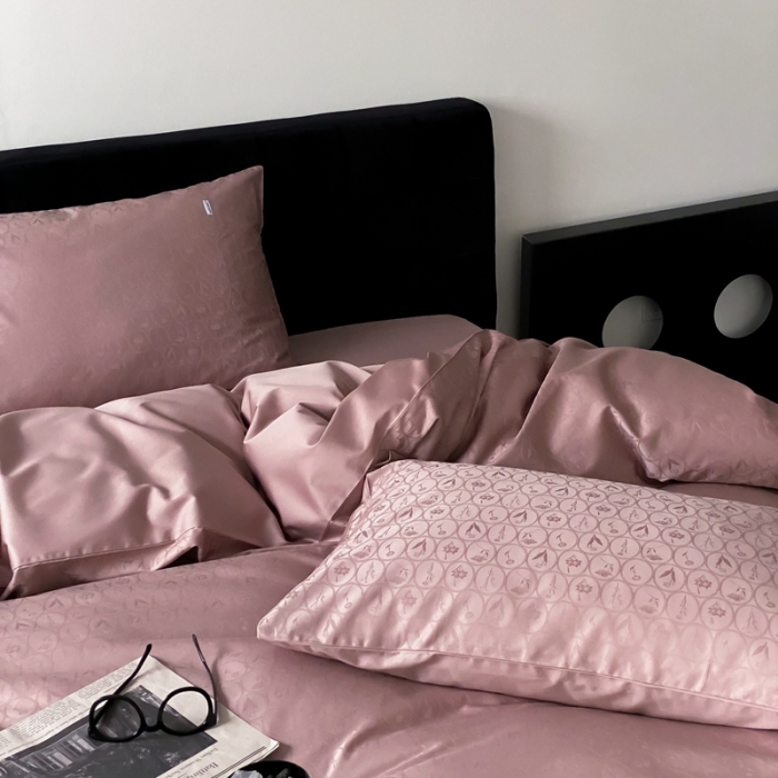 91家纺网 家纺一手货源 找家纺 梦享生活家居 2023新款全棉100支贡缎提花系列四件套 唯美之歌-粉