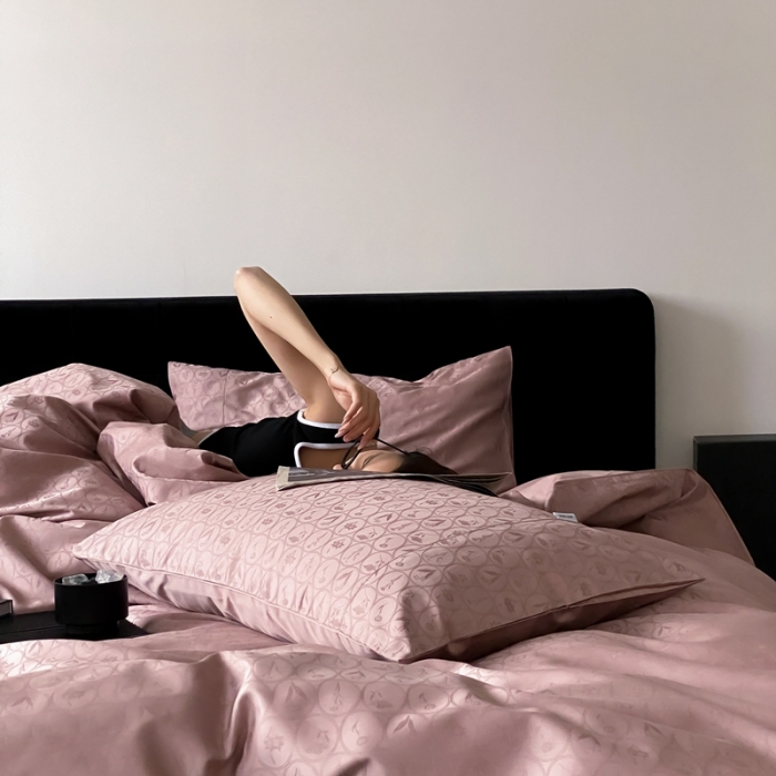 91家纺网 家纺一手货源 找家纺 梦享生活家居 2023新款全棉100支贡缎提花系列四件套 唯美之歌-粉