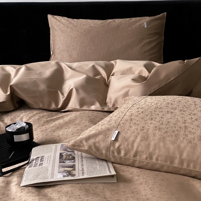 91家纺网 家纺一手货源 找家纺 梦享生活家居 2023新款全棉100支贡缎提花系列四件套 唯美之歌-卡其
