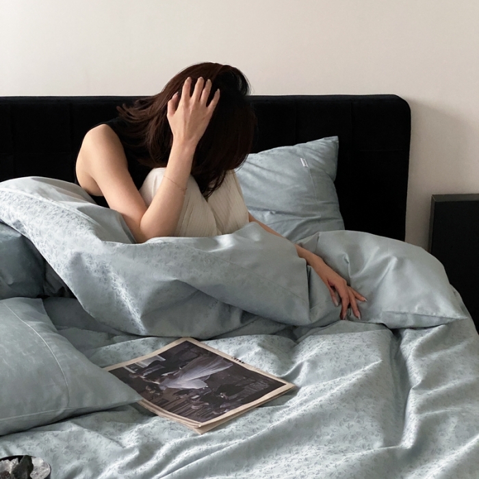 91家纺网 家纺一手货源 找家纺 梦享生活家居 2023新款全棉100支贡缎提花系列四件套 唯美之歌-浅兰