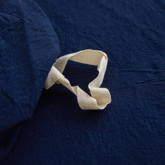 91家纺网 家纺一手货源 找家纺 安莱生活 2023年水洗棉全棉色经色纬高支高密纽扣款工艺四件套 藏青