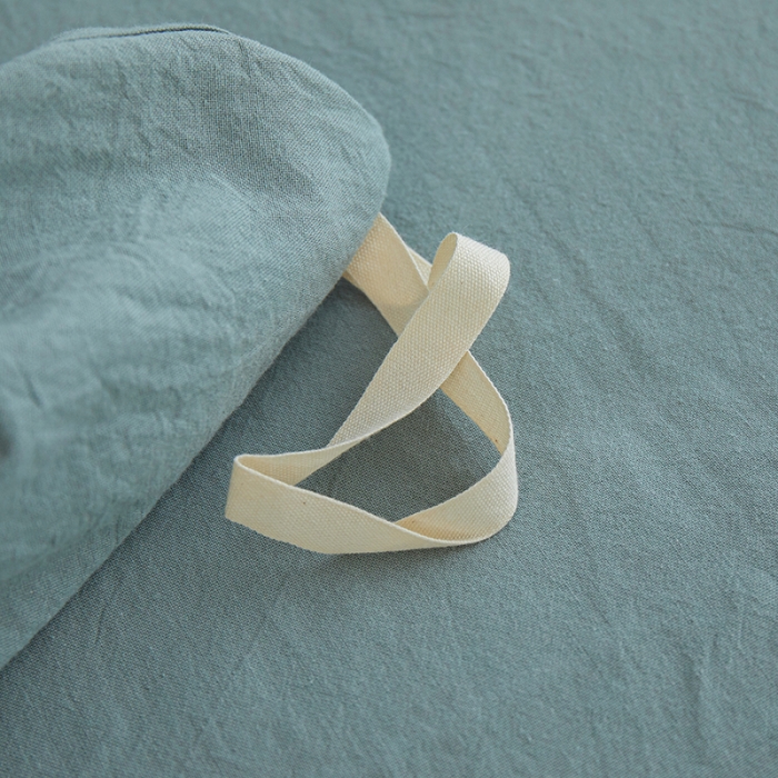 91家纺网 家纺一手货源 找家纺 安莱生活 2023年水洗棉全棉色经色纬高支高密纽扣款工艺四件套 灰绿