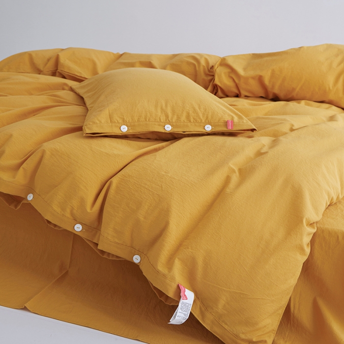 91家纺网 家纺一手货源 找家纺 安莱生活 2023年水洗棉全棉色经色纬高支高密纽扣款工艺四件套 姜黄