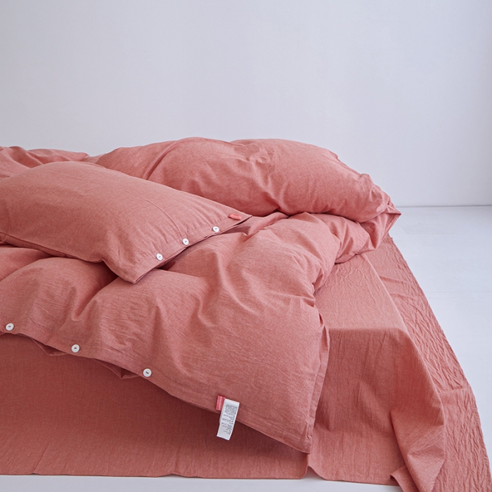 91家纺网 家纺一手货源 找家纺 安莱生活 2023年水洗棉全棉色经色纬高支高密纽扣款工艺四件套 橘红