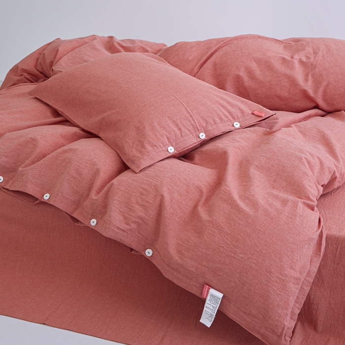91家纺网 家纺一手货源 找家纺 安莱生活 2023年水洗棉全棉色经色纬高支高密纽扣款工艺四件套 橘红