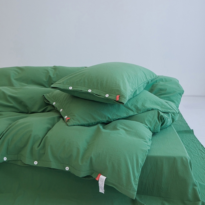 91家纺网 家纺一手货源 找家纺 安莱生活 2023年水洗棉全棉色经色纬高支高密纽扣款工艺四件套 军绿