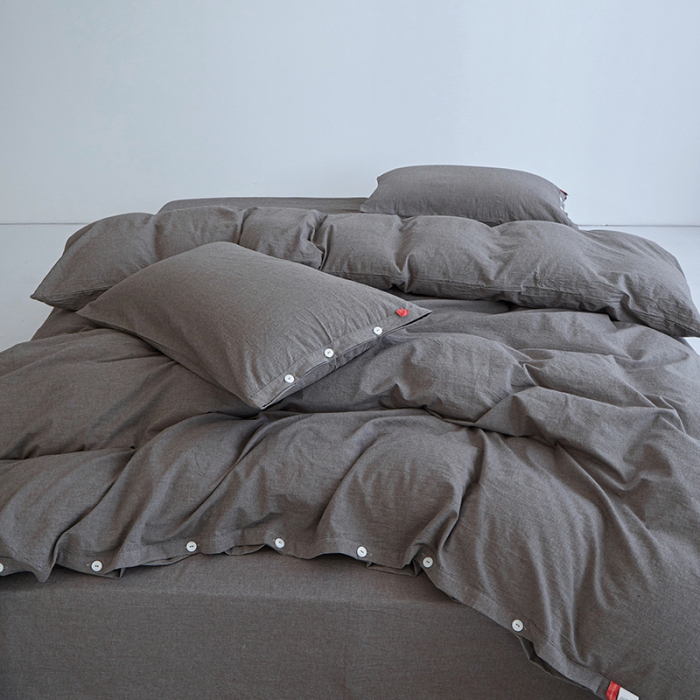 91家纺网 家纺一手货源 找家纺 安莱生活 2023年水洗棉全棉色经色纬高支高密纽扣款工艺四件套 浅咖