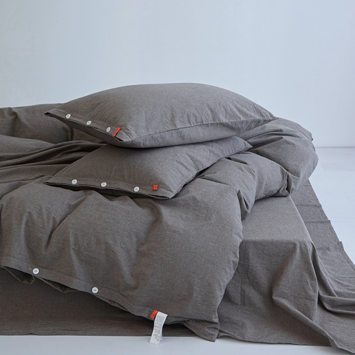 91家纺网 家纺一手货源 找家纺 安莱生活 2023年水洗棉全棉色经色纬高支高密纽扣款工艺四件套 浅咖