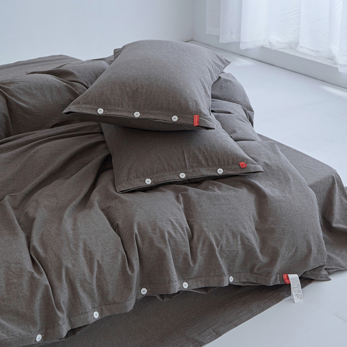 91家纺网 家纺一手货源 找家纺 安莱生活 2023年水洗棉全棉色经色纬高支高密纽扣款工艺四件套 浅咖