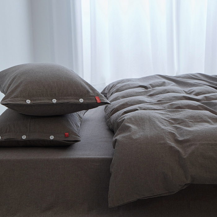 91家纺网 家纺一手货源 找家纺 安莱生活 2023年水洗棉全棉色经色纬高支高密纽扣款工艺四件套 浅咖