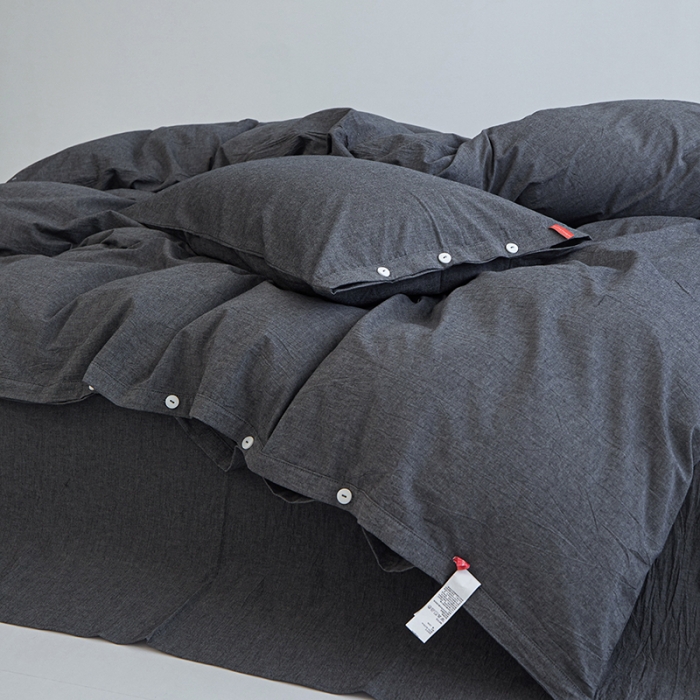 91家纺网 家纺一手货源 找家纺 安莱生活 2023年水洗棉全棉色经色纬高支高密纽扣款工艺四件套 深灰