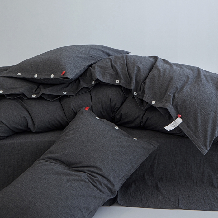91家纺网 家纺一手货源 找家纺 安莱生活 2023年水洗棉全棉色经色纬高支高密纽扣款工艺四件套 深灰