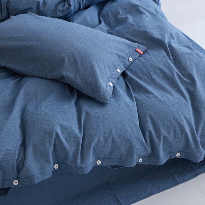 91家纺网 家纺一手货源 找家纺 安莱生活 2023年水洗棉全棉色经色纬高支高密纽扣款工艺四件套 深蓝