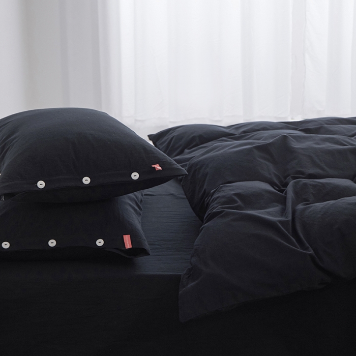 91家纺网 家纺一手货源 找家纺 安莱生活 2023年水洗棉全棉色经色纬高支高密纽扣款工艺四件套 炭黑